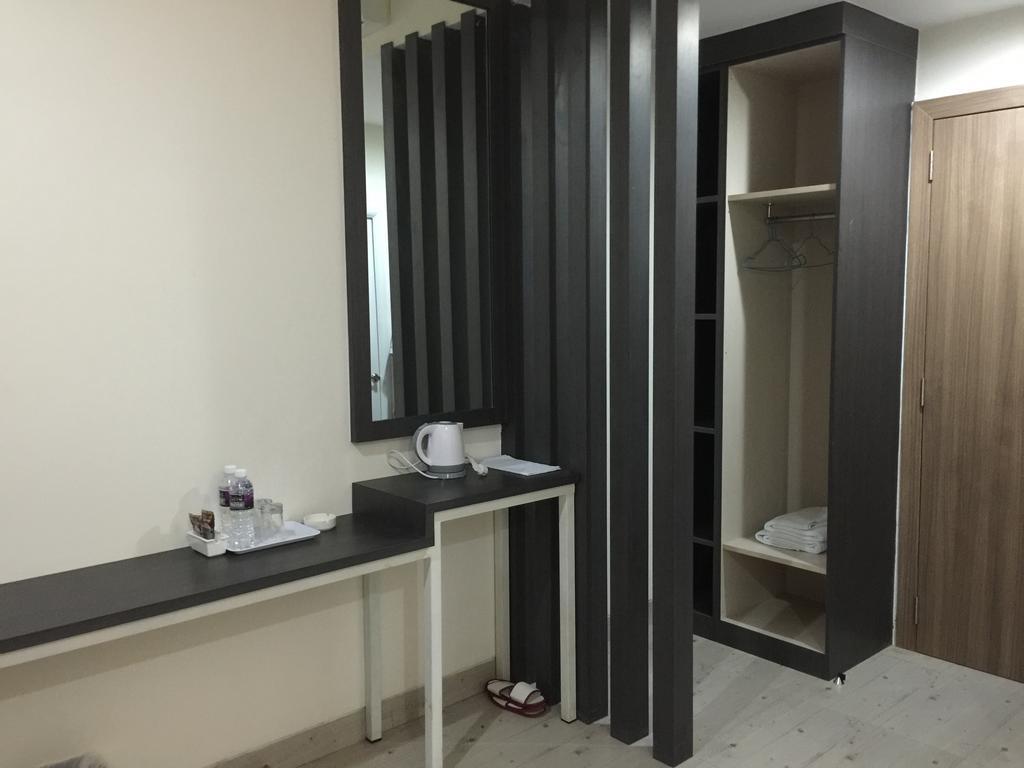 Redlink Hotel Batam Habitación foto