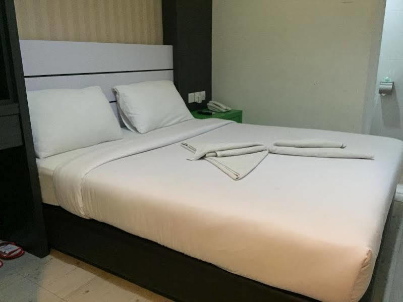 Redlink Hotel Batam Exterior foto